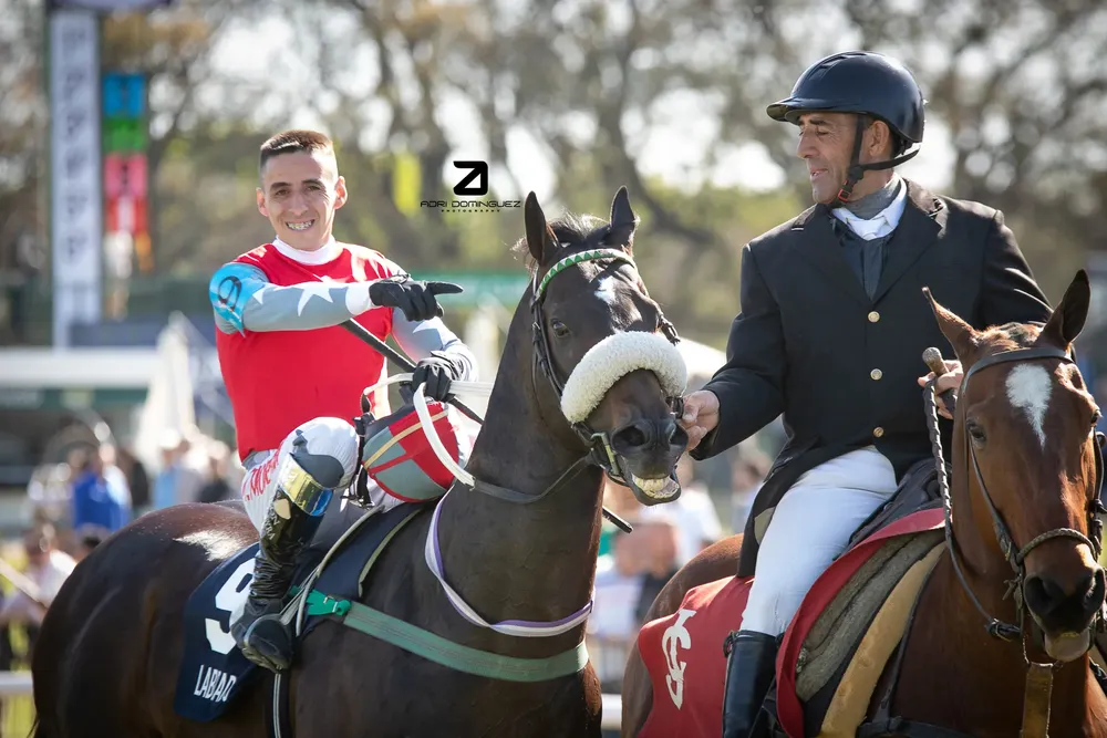 385783030_828298265962521_4746918198368352020_n